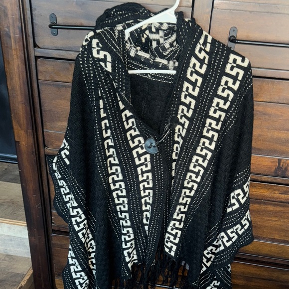 Timing Sweaters - Chic Black & White Geometric Hooded Poncho (Size S/M)